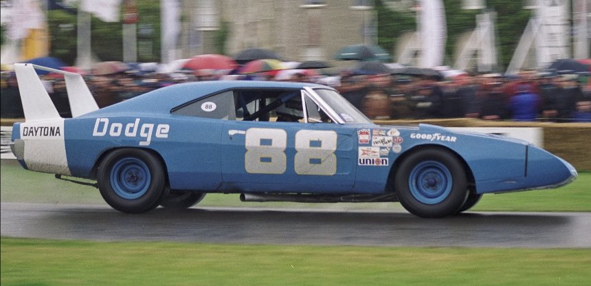 NASCAR_Dodge_Charger_Daytona_(_year_1969)_-_1998_Goodwood_Festival_of_Speed_(15156895793).jpg