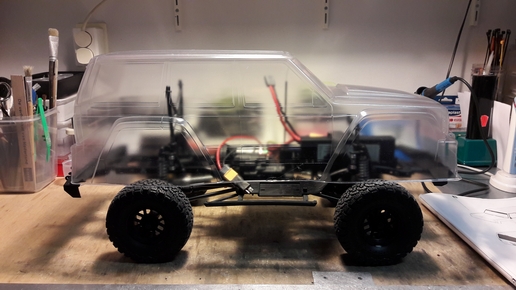 SCX-10 II Jeep Cherokee_40_RZ.JPG